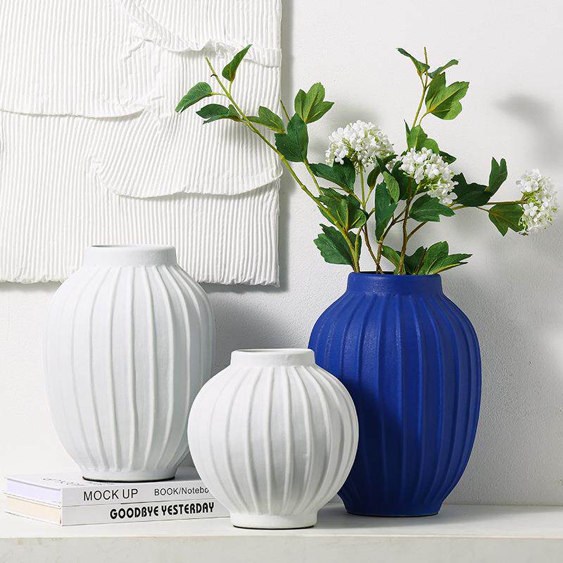 现代简约白色蓝色磨砂陶瓷花瓶客厅样板间花插花器饰品摆件花瓶
