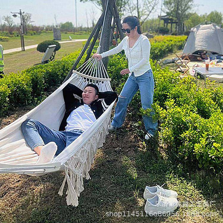 户外吊床单双人露营休闲吊床秋千春游流苏弯棒野营防侧翻帆布吊床,纺织面料/辅料/配套,纺织机械配件,淘宝优惠券,粉丝福利购,淘宝优惠卷