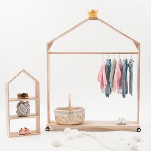 ins家居轮饰帽北欧风简易小房子落地滚衣架童装装店衣架拍BBC摄道