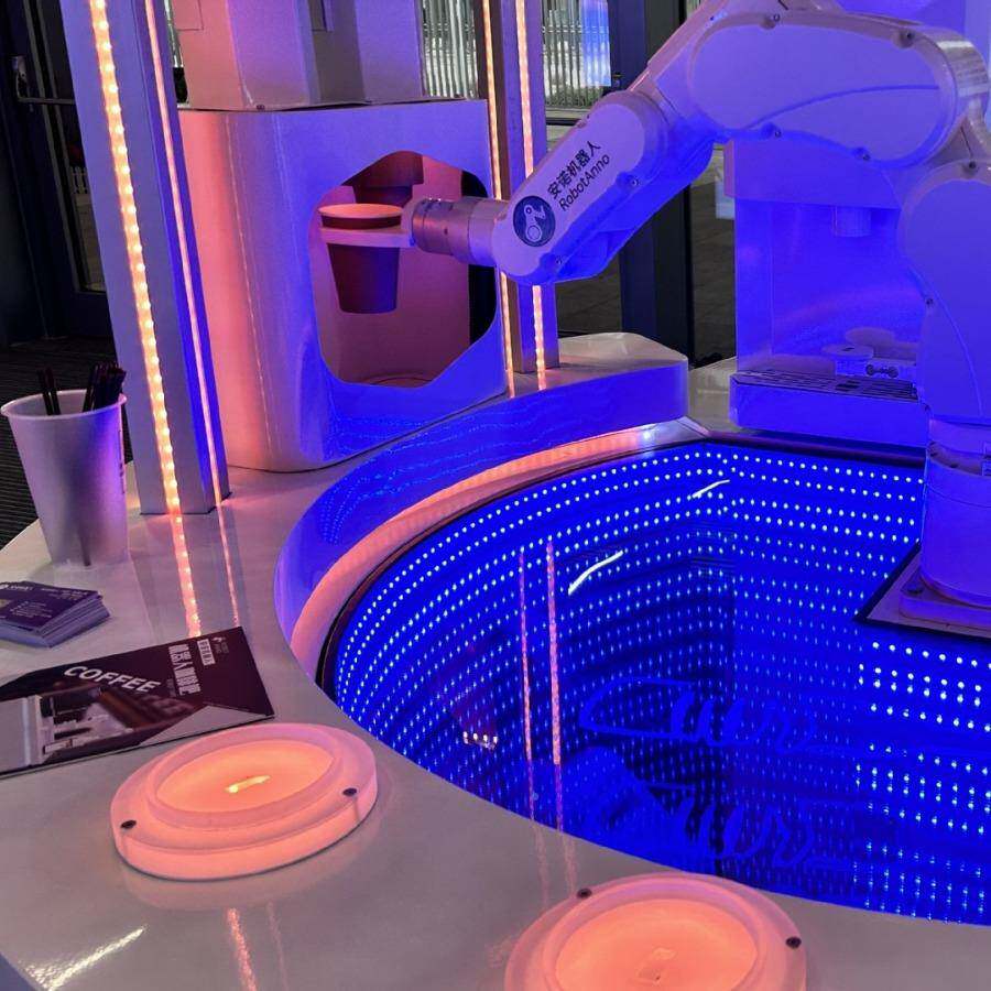 商用机器咖啡机自动点单现UOR制作售卖人机磨啡咖豆