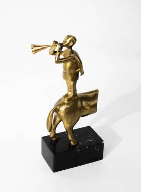 现代奢GT-G023吹唢人创意摆件雕塑艺轻术桌面玄关电视物柜装饰品