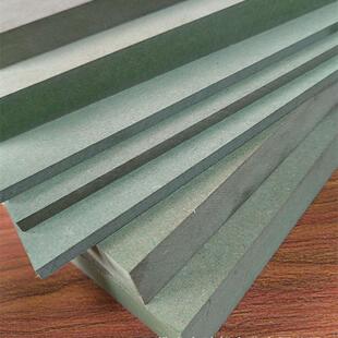 防潮中密度纤维板绿色中纤板可用于橱柜浴室柜衣柜等