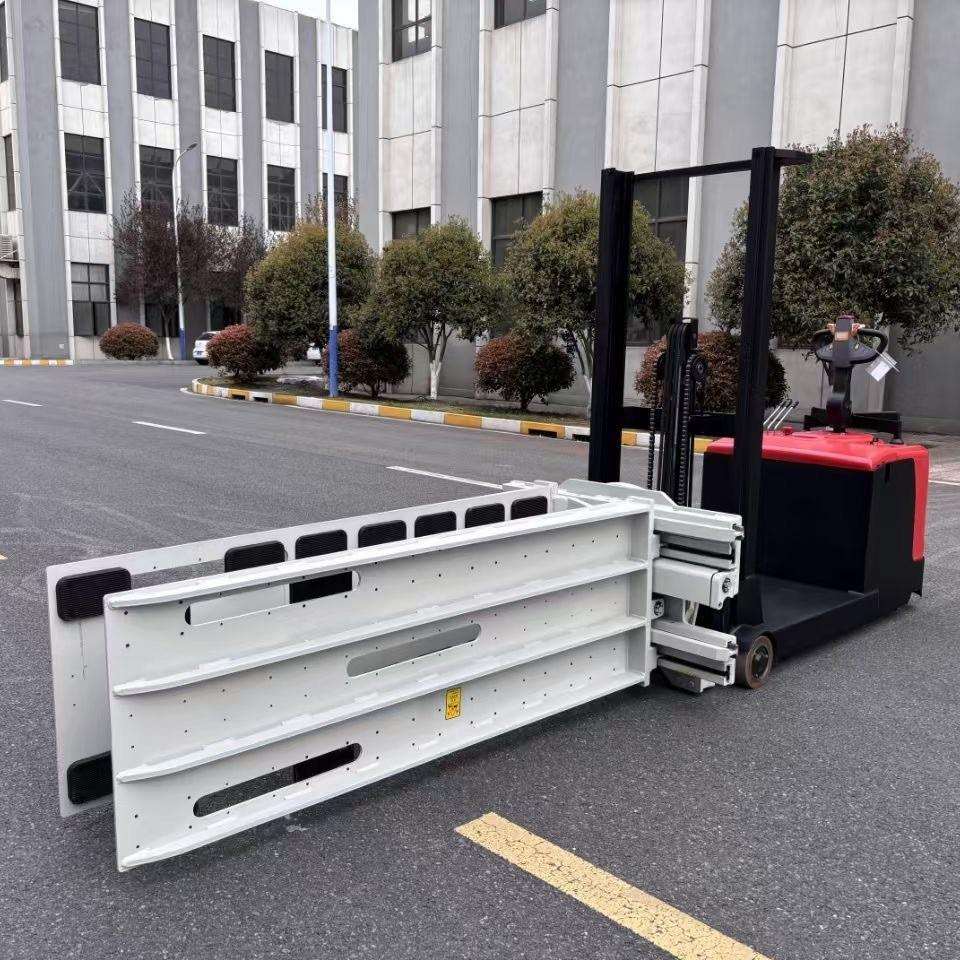 电器纸卷膜棉布旋转夹抱机电动抱夹叉车翻转器油桶倒料堆高车杭州