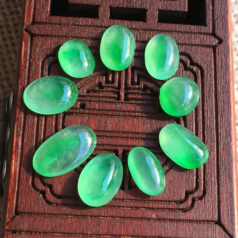 傅小姐翡翠冰绿蛋面水润冰透饱满起光玉质细腻镶嵌