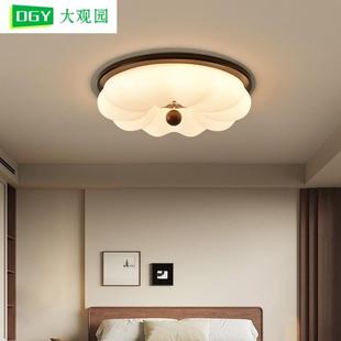 卧室灯吸顶灯复古南瓜灯中古风书房灯儿童房主卧胡桃木色灯具357L