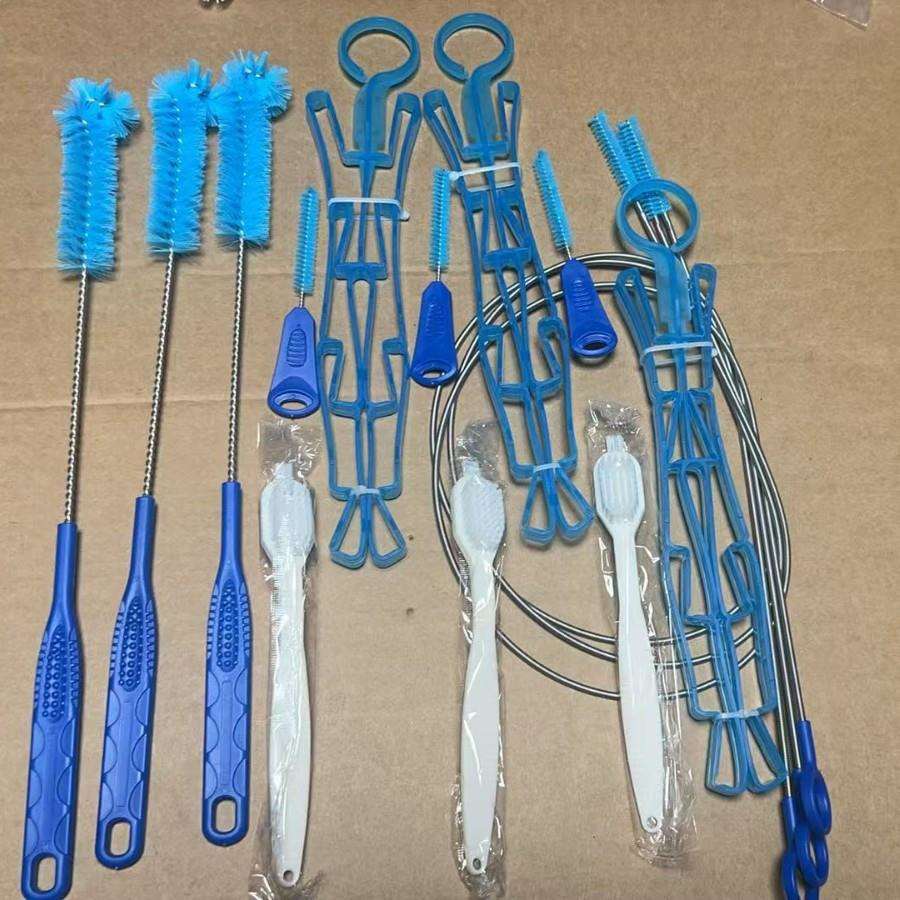 蓝色多功能清洁工具套装刷子夹子软管组合厨房缝隙清洁好帮手