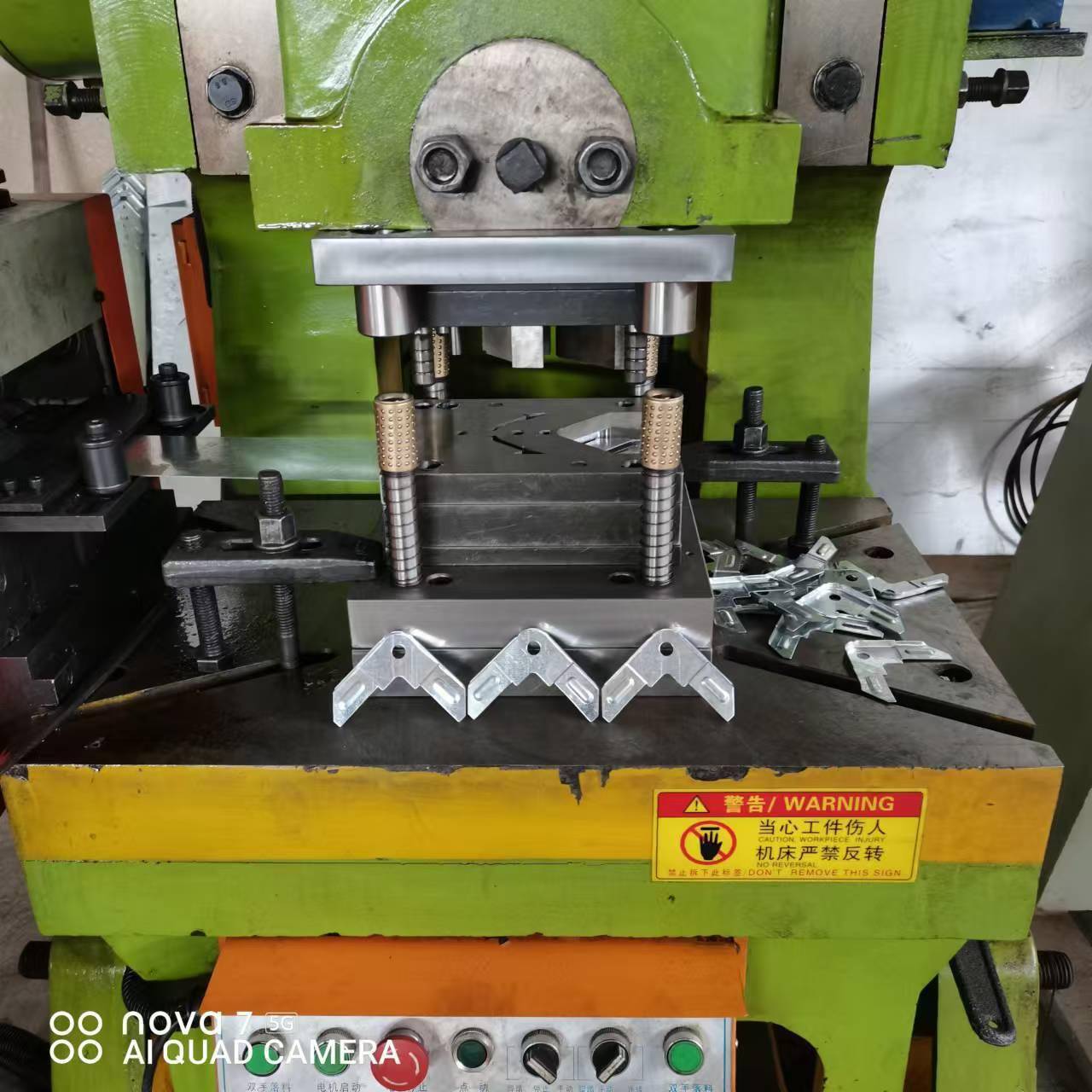 专业角码生产线冲压成型模具直销欢迎咨询