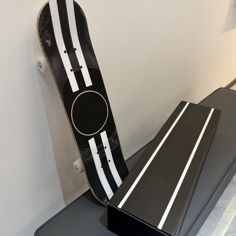 专业四轮双翘滑板初学者刷街