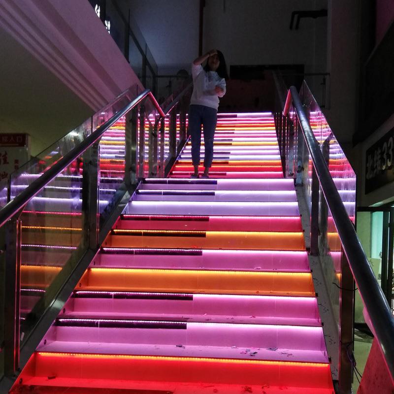 网红LED感应音乐楼梯灯楼梯钢琴台阶灯创意网红台阶变色互动灯