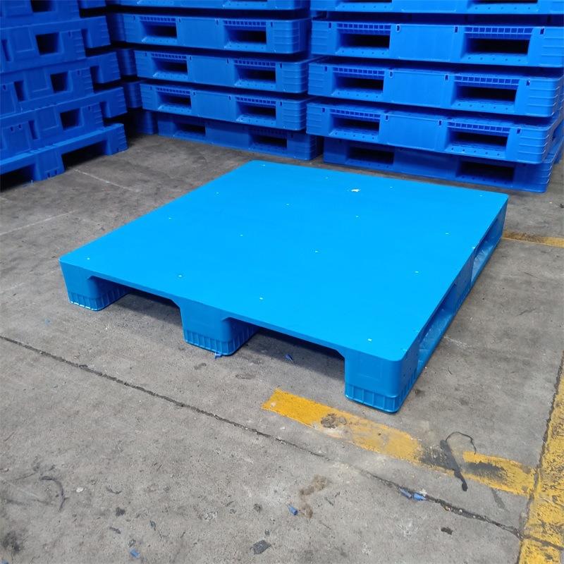 厂家直销正方形平面川字托盘12号加重货架防潮板内置12条钢管