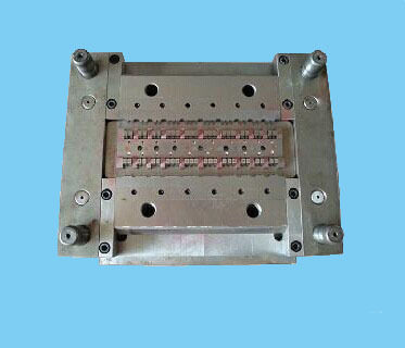 IS09001模具规模厂家设计生产塑料梳子模具