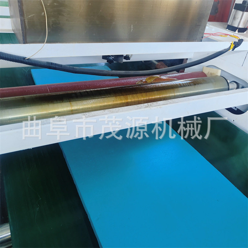挤塑橡塑PVC膜复合贴膜机