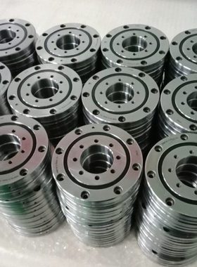 小型交叉滚柱回转支承轴承RU28/42/66/85等高精度