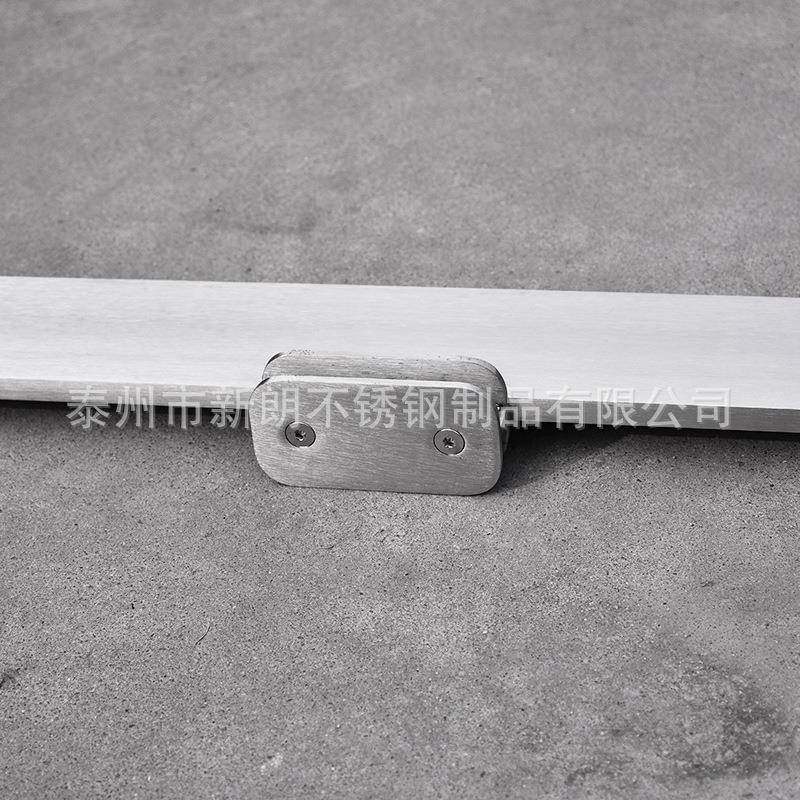 供应玻璃楼梯扶手栏杆立柱吾悦广场不锈钢商场立柱工程护栏