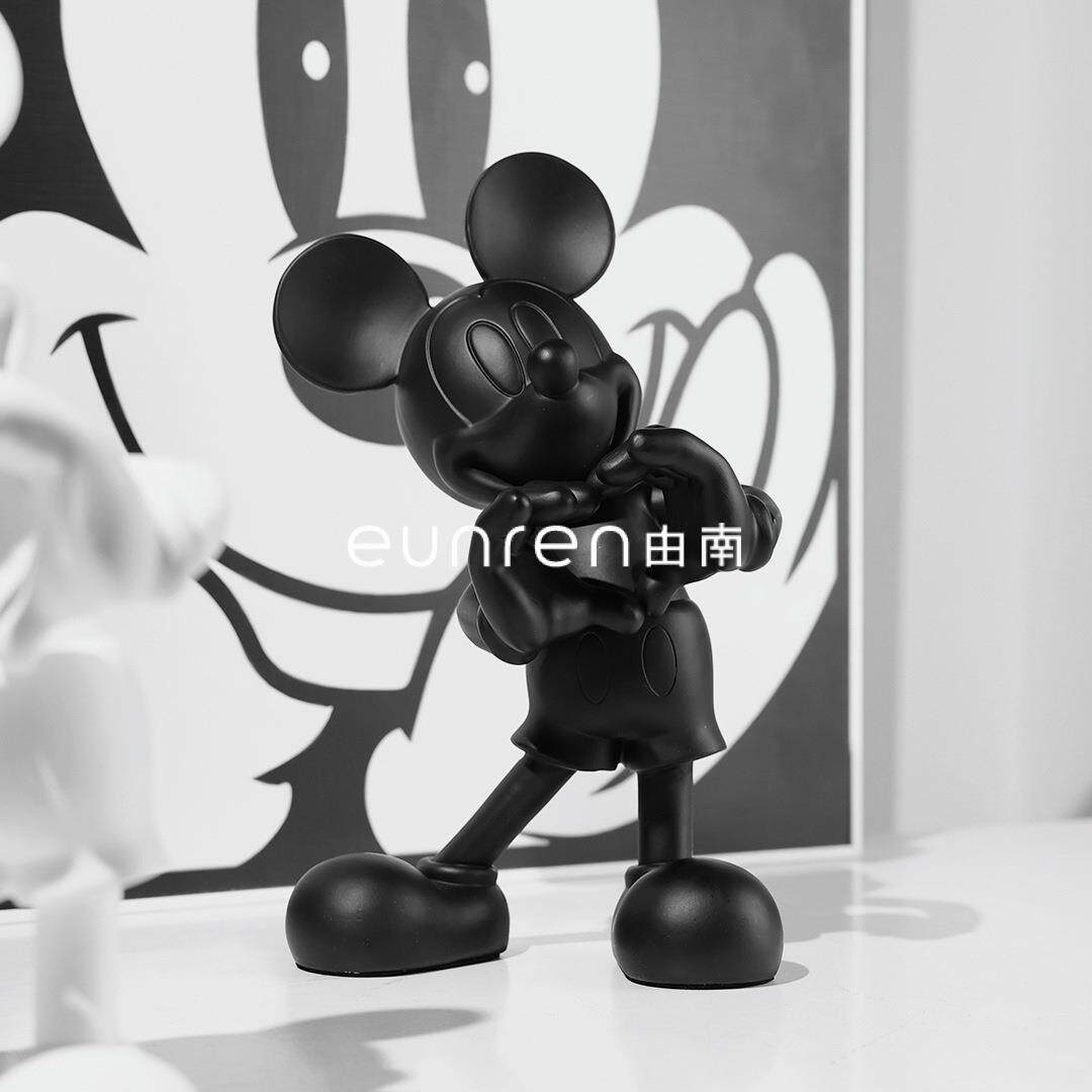 轻奢网红比心老鼠潮流摆件儿童房卡通玄关柜客厅店面家居软装饰品