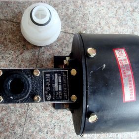 徐工压路机配件—刹车总泵（空气加力泵）产地：上海