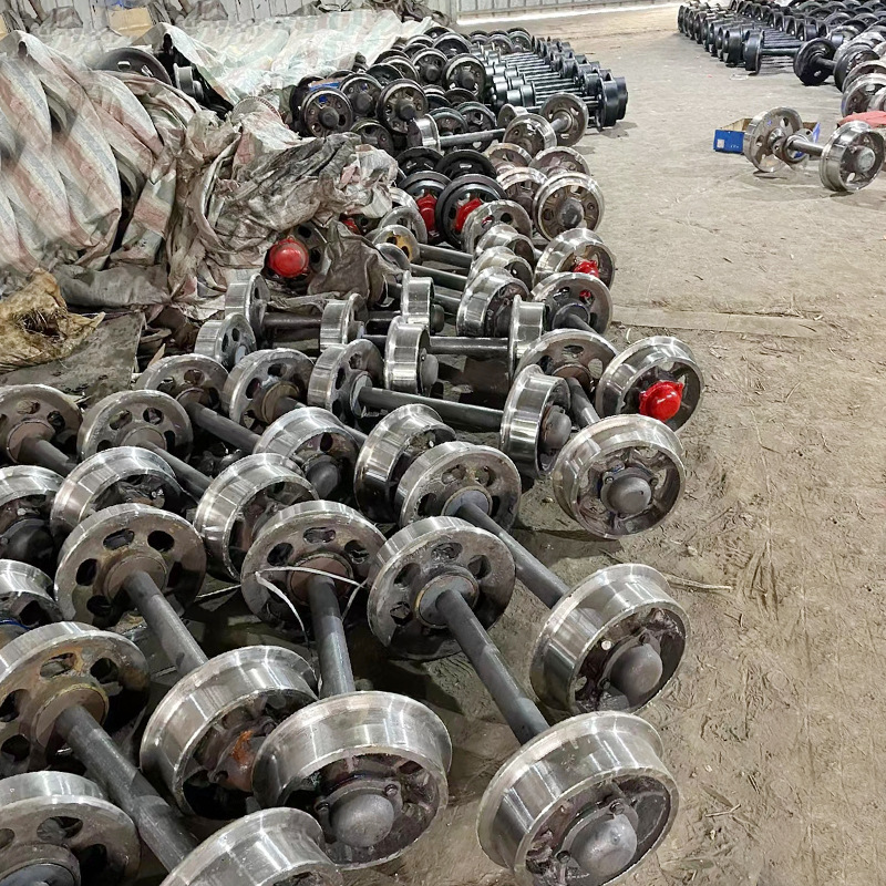 300轨道轮对煤矿巷道平板车轮对子轨距可变实心空心矿车轮对厂家