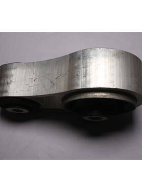 LT21-39-040适用于马自达CX7/M8机脚胶后