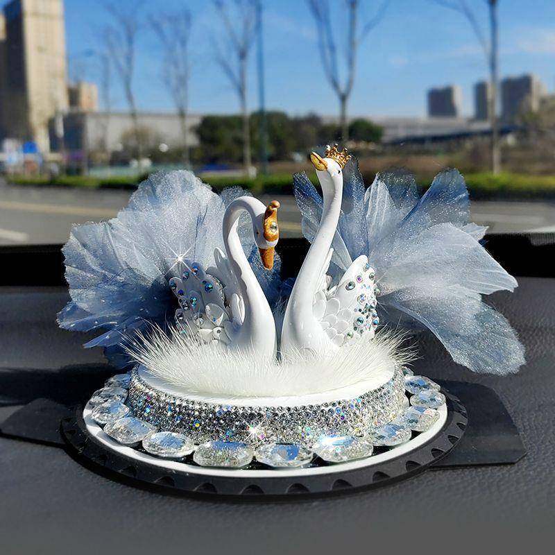 汽车内装饰品摆件创意车载闪亮镶钻天鹅网红车上内饰女神款可爱女