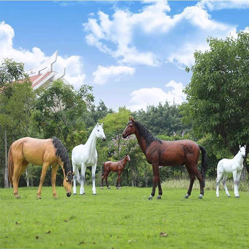 大型彷真马玻璃纤维雕塑生肖骏马摆件商场美陈户外园林景观动物装