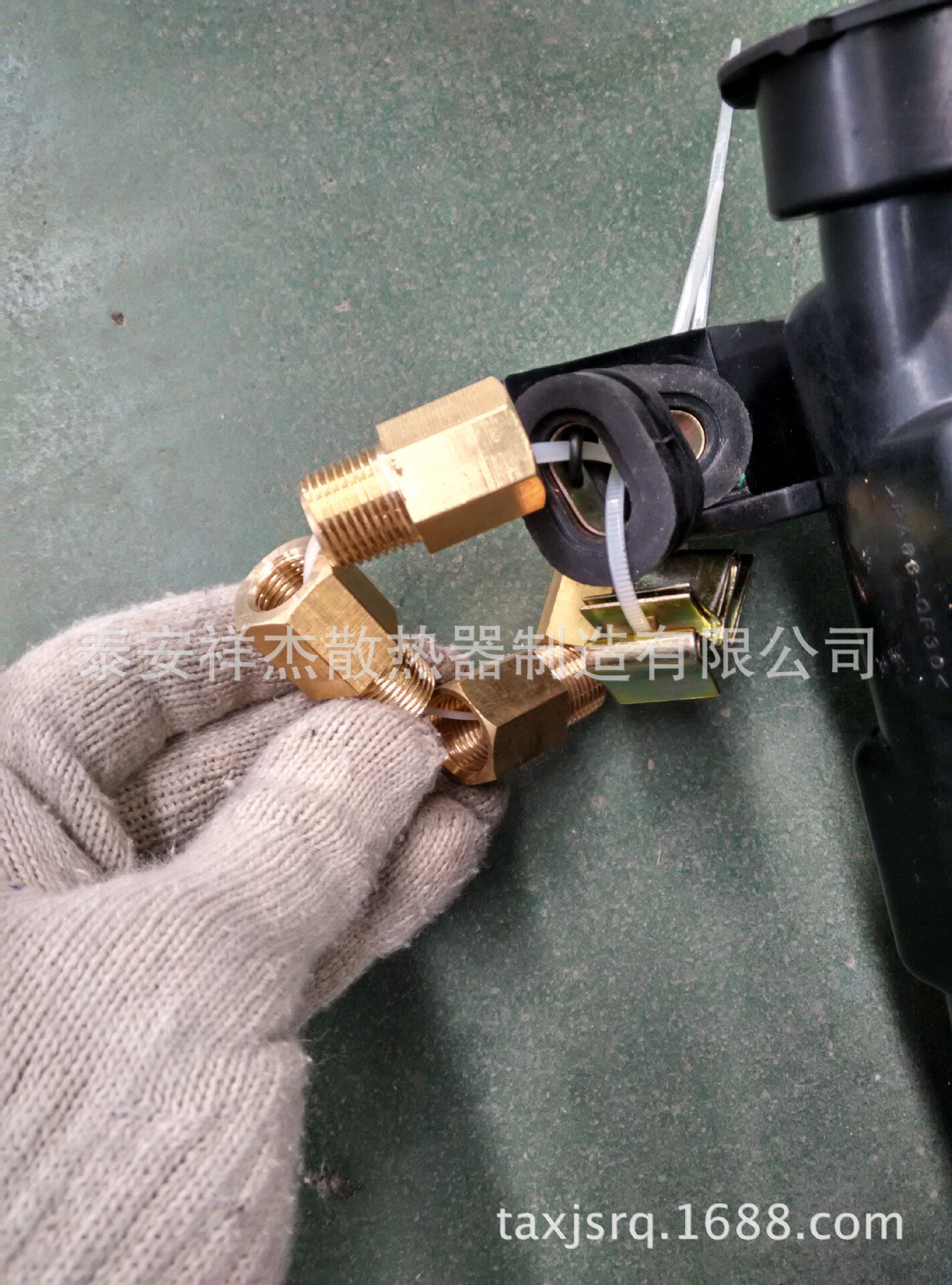 汽车水箱散热器适用于福特F系列皮卡--11款