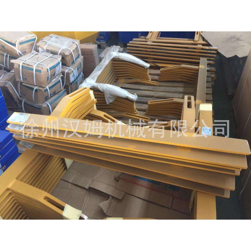 徐工液压驱动单缸轮驱动压路机 XS202.14.1A 刮泥板 228700703