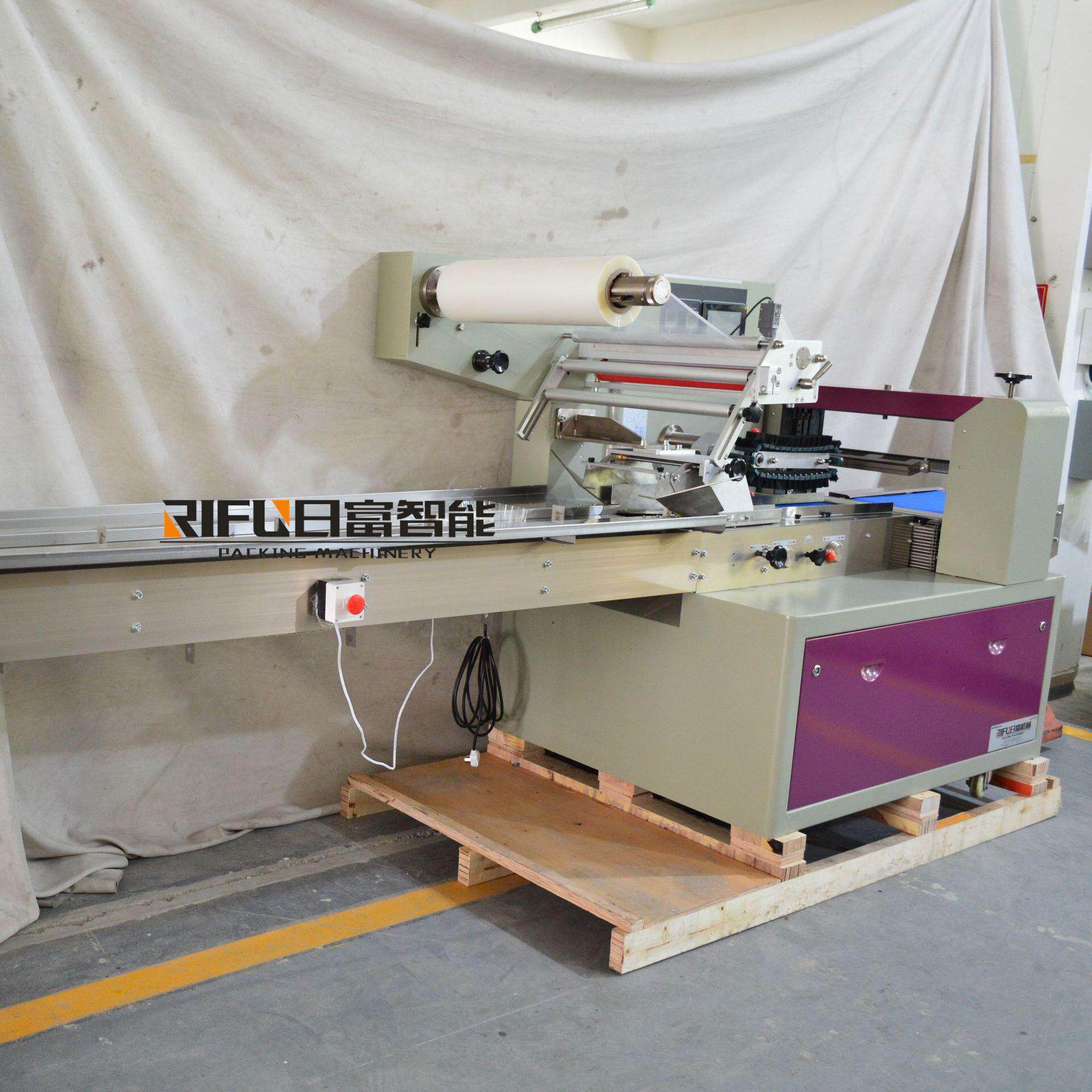 全自动枕式包装机 蜂蜜勺子包装设备 面包粽子食品类包装机