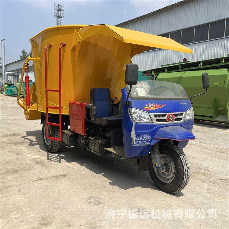 养牛场饲草料添料车五立方蛟龙出料撒草车柴油三轮草料撒料车,畜牧/养殖物资,特种养殖设备,淘宝优惠券,粉丝福利购,淘宝优惠卷