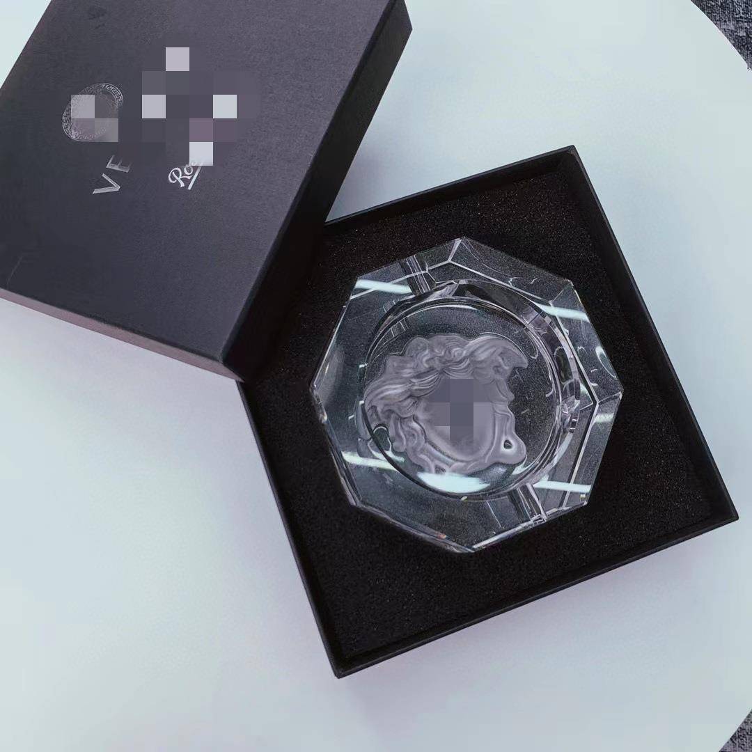 欧式水晶圆形烟灰缸美杜莎之光玻璃烟灰缸家用客厅办公室烟缸