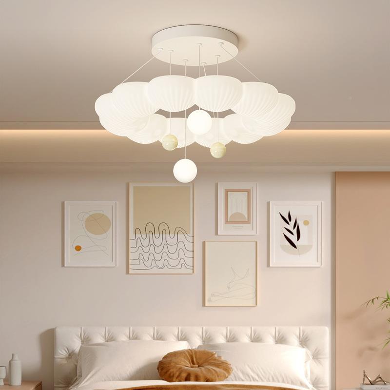 20卧风25241新款全光谱奶油创意吊球室灯现卧代简约儿童房个性主