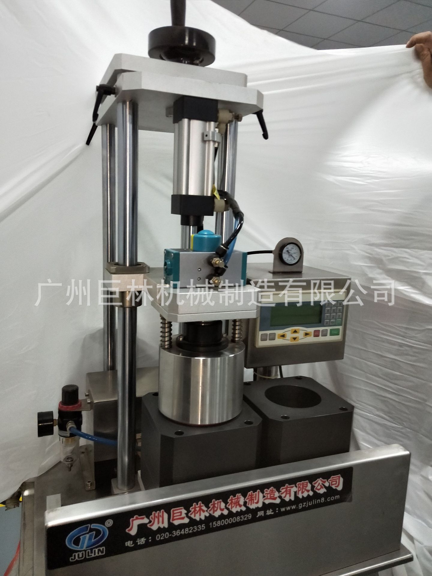 SFZK-2型真空旋盖机老干妈辣椒瓶玻璃瓶布丁瓶真空旋盖机厂家直销