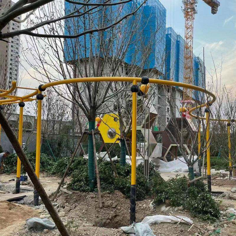 户外景区幼儿园型多功能攀爬网绳大钻洞爬网轨儿童体能拓展空训练