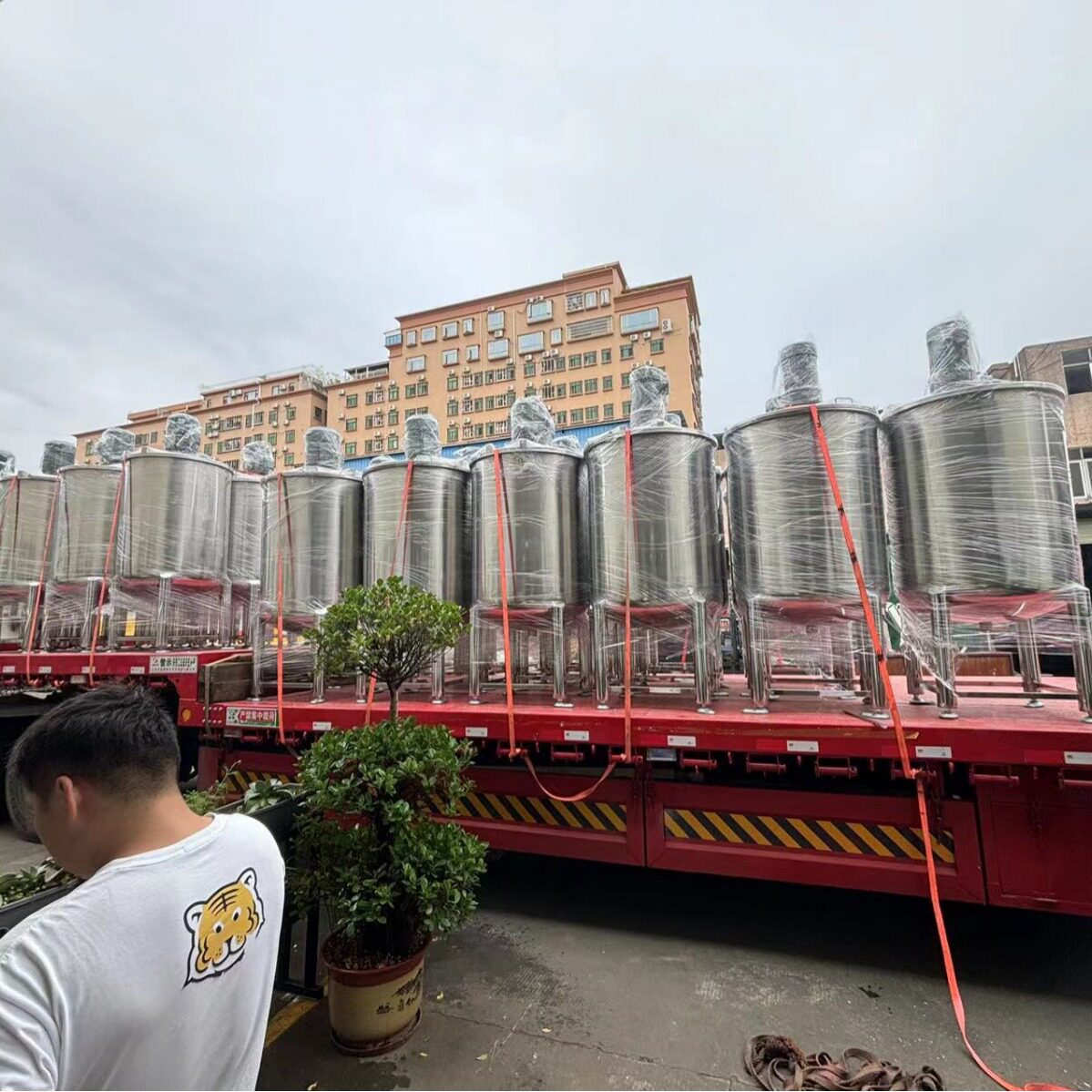 不锈钢搅拌桶底盘漆真石漆腻子膏