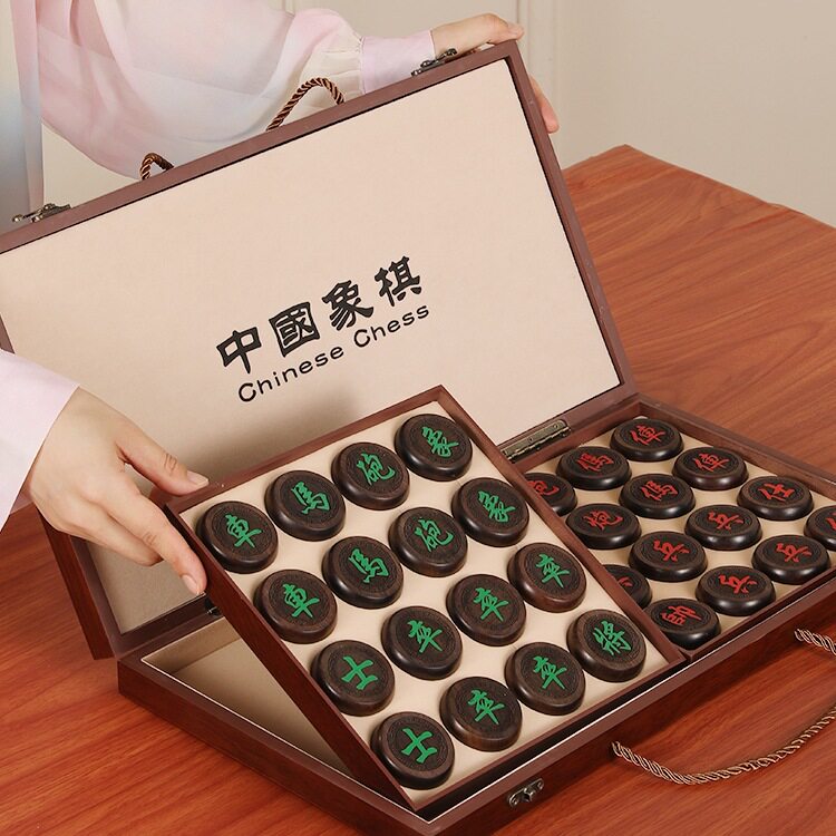 象棋实木大号豪华带棋盘成人