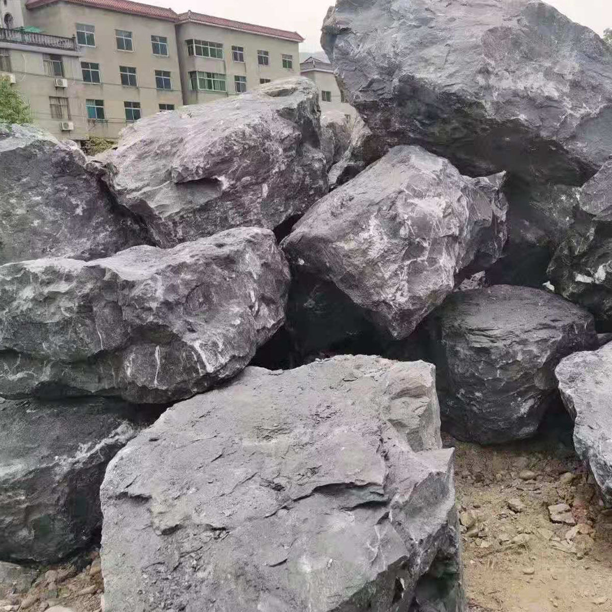 黑山石矿山直发异型园林造景石房地产小区别墅置景石假山石奇石