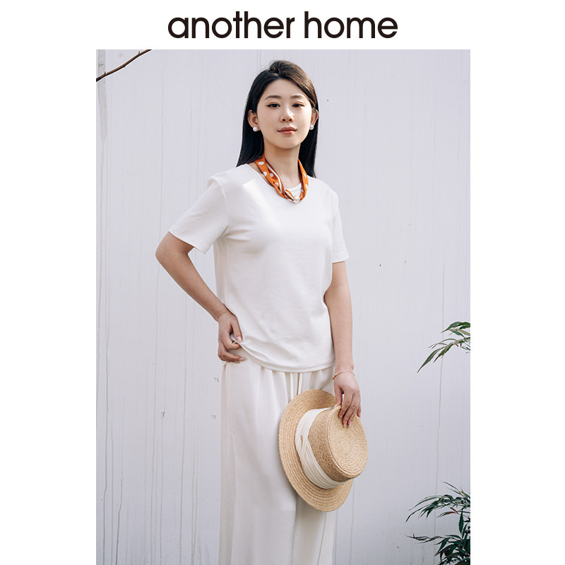 another home新款时尚高品质圆领休闲百搭纯色短袖T恤女丝巾上衣