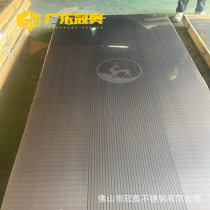 精雕铸铝雕花太空灰门板金属腐蚀刻花铝板入户门门套