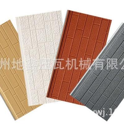 地鑫压瓦机金属雕花成型机轻钢别墅外墙聚氨酯保温板设备