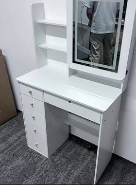 大型梳妆台台套和装化梳FSN妆台，配有滑动照明镜子、梳妆软妆垫