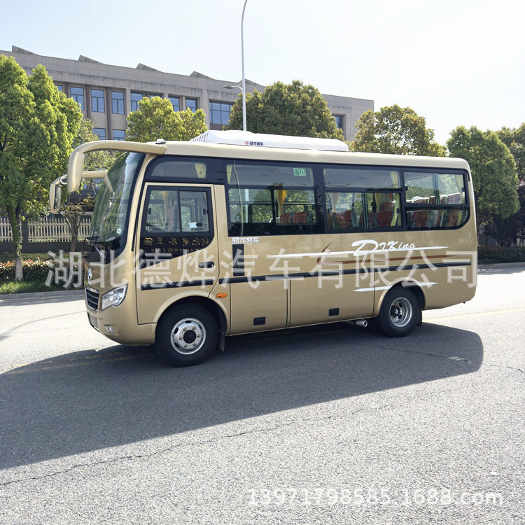 东风国六柴油19座通勤中巴车