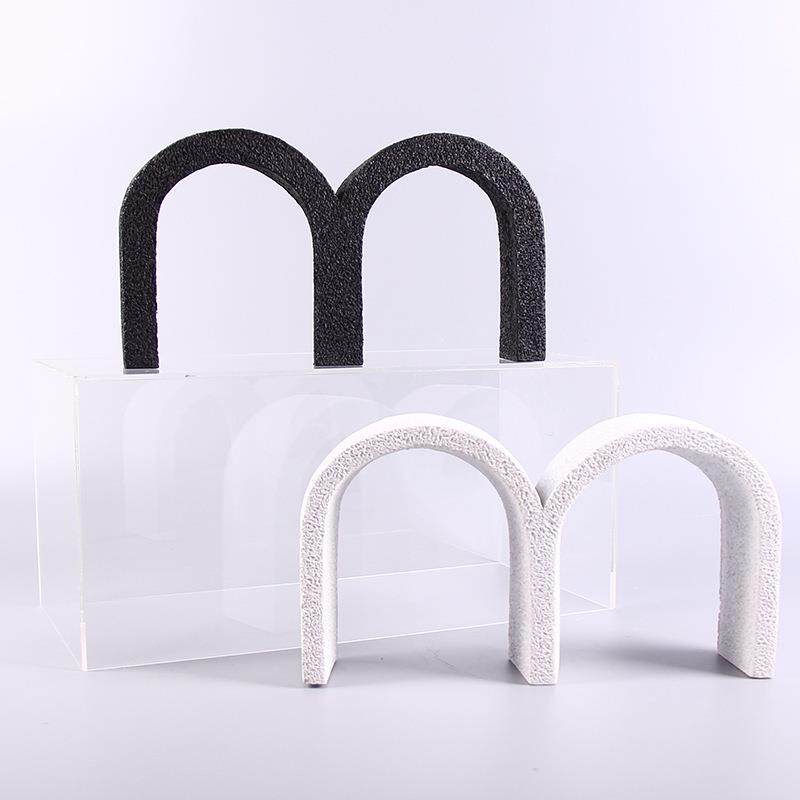 现代简约欧式几何M形字母黑白摆件书镇样板房售楼处软装饰品摆设