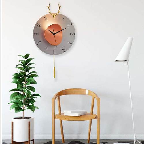 轻奢镀铜鹿头时钟客厅休闲吧个性摇摆壁挂钟时尚网红静音装饰钟表