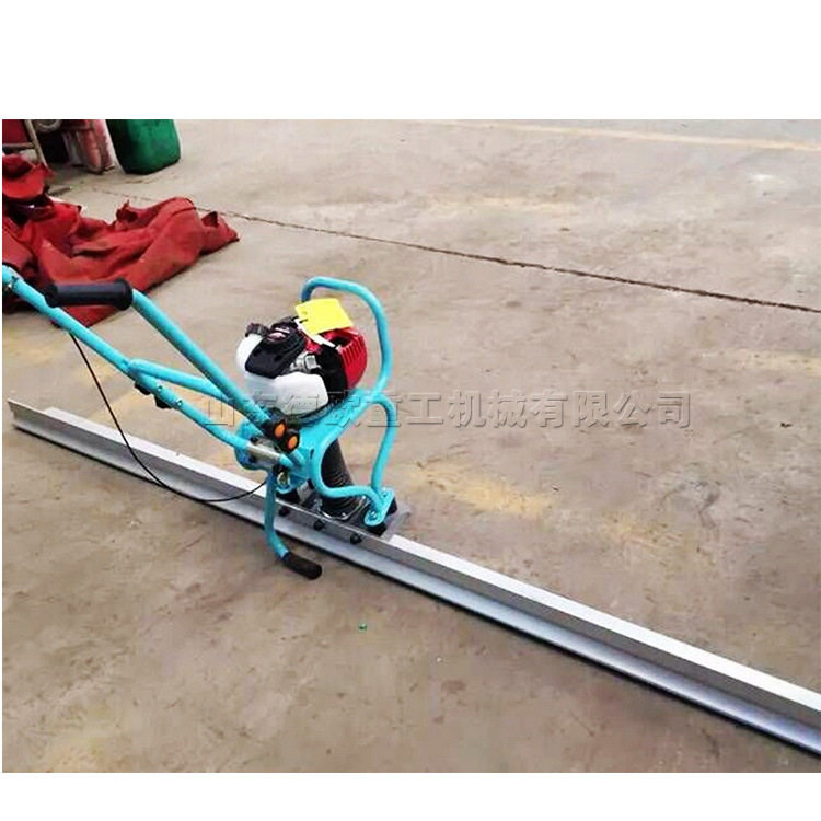 水泥工程地面振动尺混凝土路面汽油振平尺铝合金刮板整平机