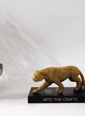 现轻奢风GT-A088样板间豹合桌面金色动物猩猩子代创意摆件组软装