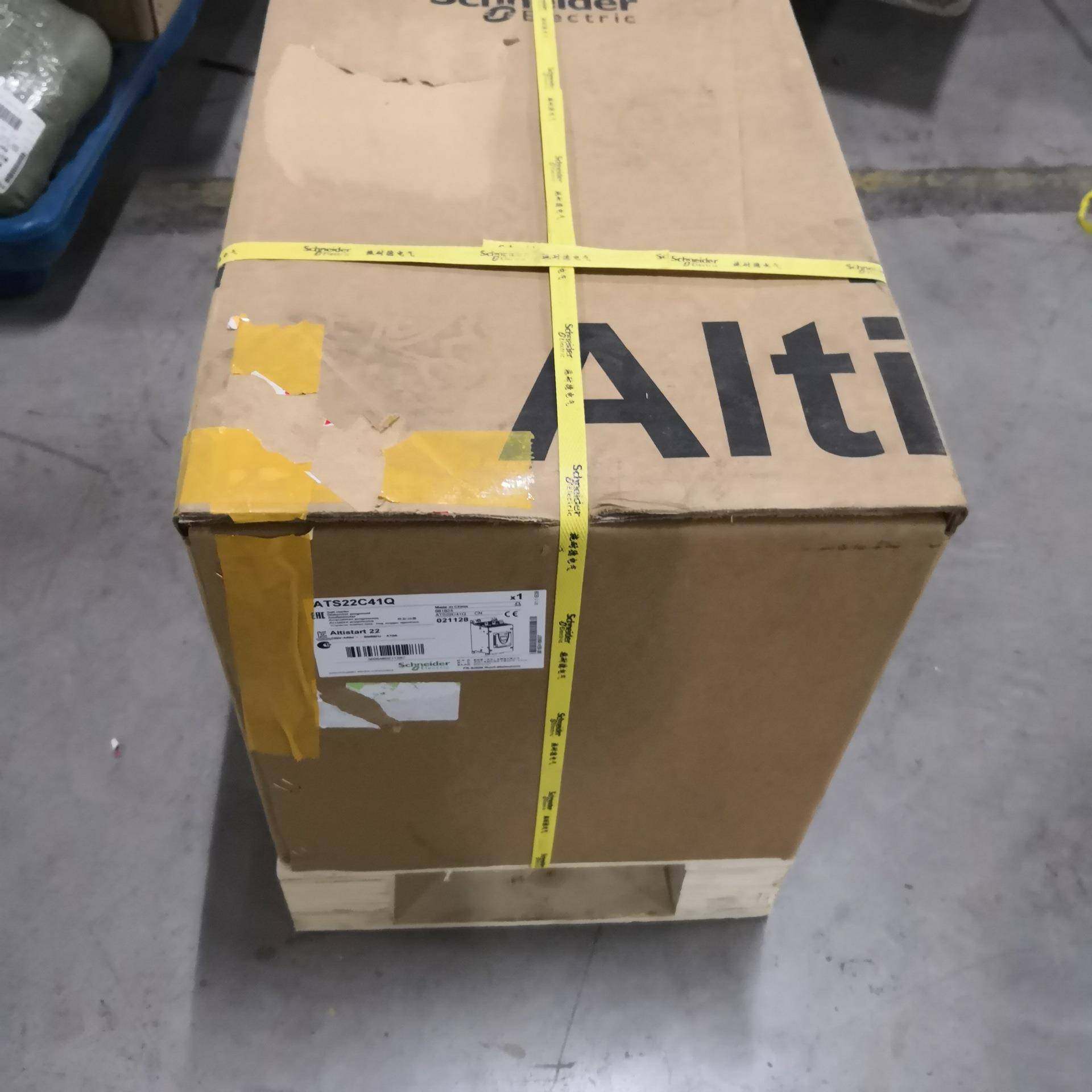 ATS22D88Q软起动器轻载45KW电机应用88A额定电流三相380V