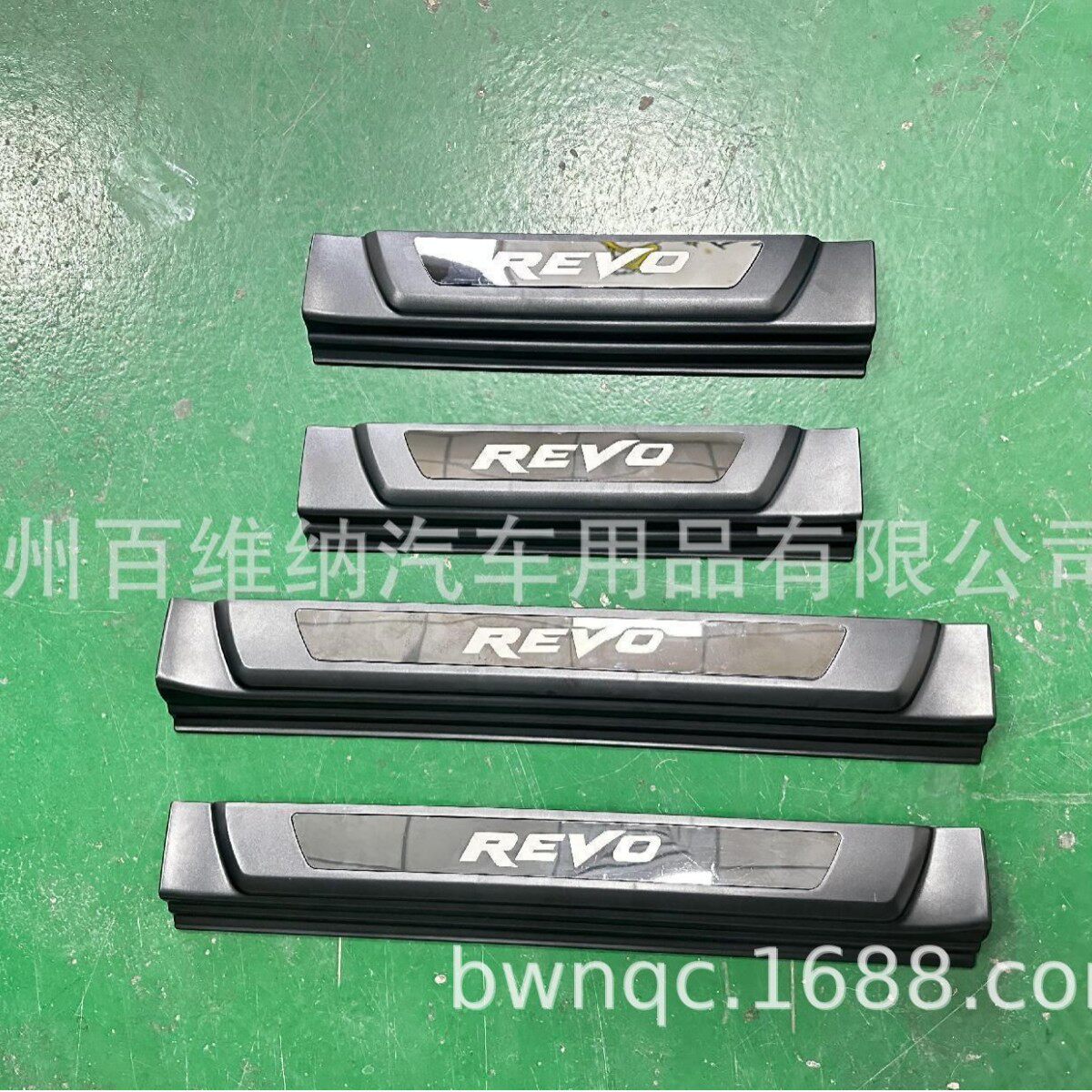 适用于15+REVO15FORTUNERDMAXMUX撼路者VIGO门槛条迎宾踏板
