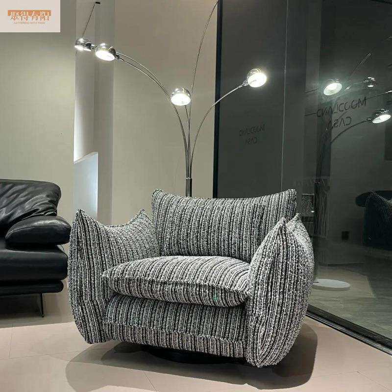 意式客厅卧室轻奢家用懒人沙发椅高级感设计师创意布艺单人沙发单