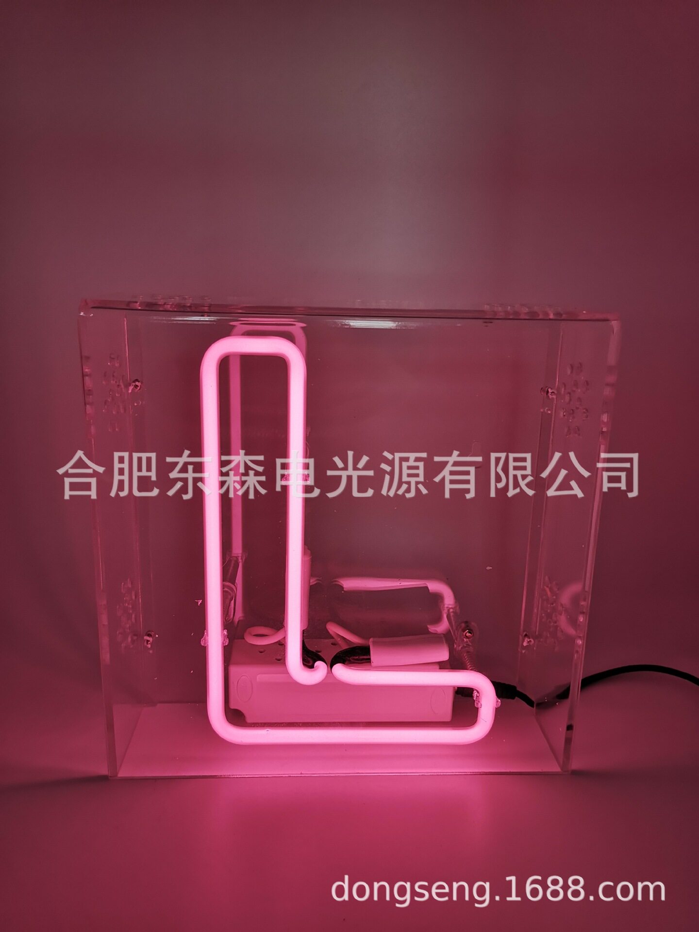 供应英文字母亚克力盒子霓虹灯(中号尺寸)LOVE字母组合霓虹灯