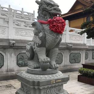 闽兴福惠安石碓麒麟厂神兽动物坐麒麟汉白玉麒麟动物大门摆件