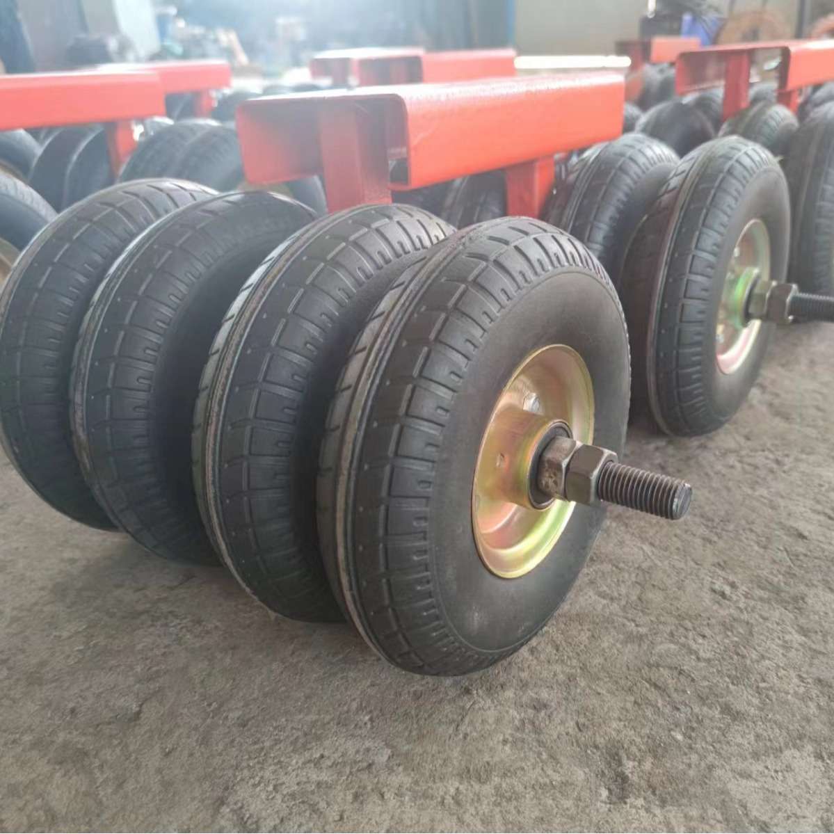 彩钢瓦专用自粘防水卷材施工工具小车可调节轮胎距离更好施工